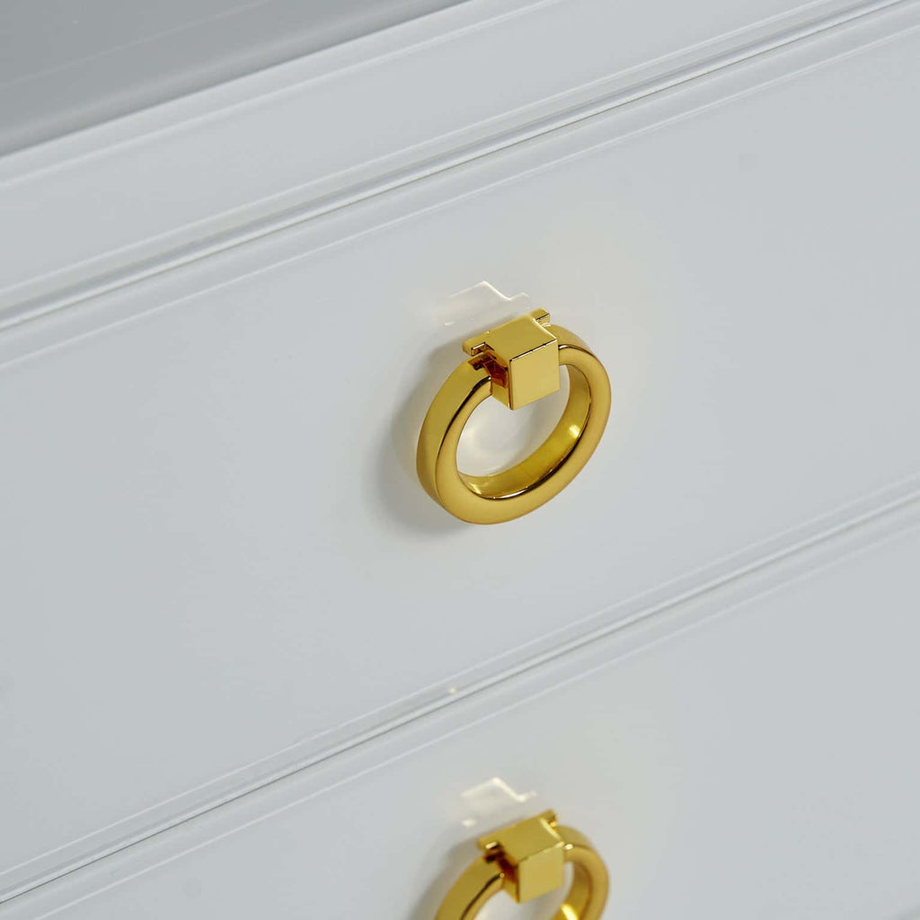 Weisser Nachttisch mit zwei Schubladen und goldenen Details - Maison Oudh