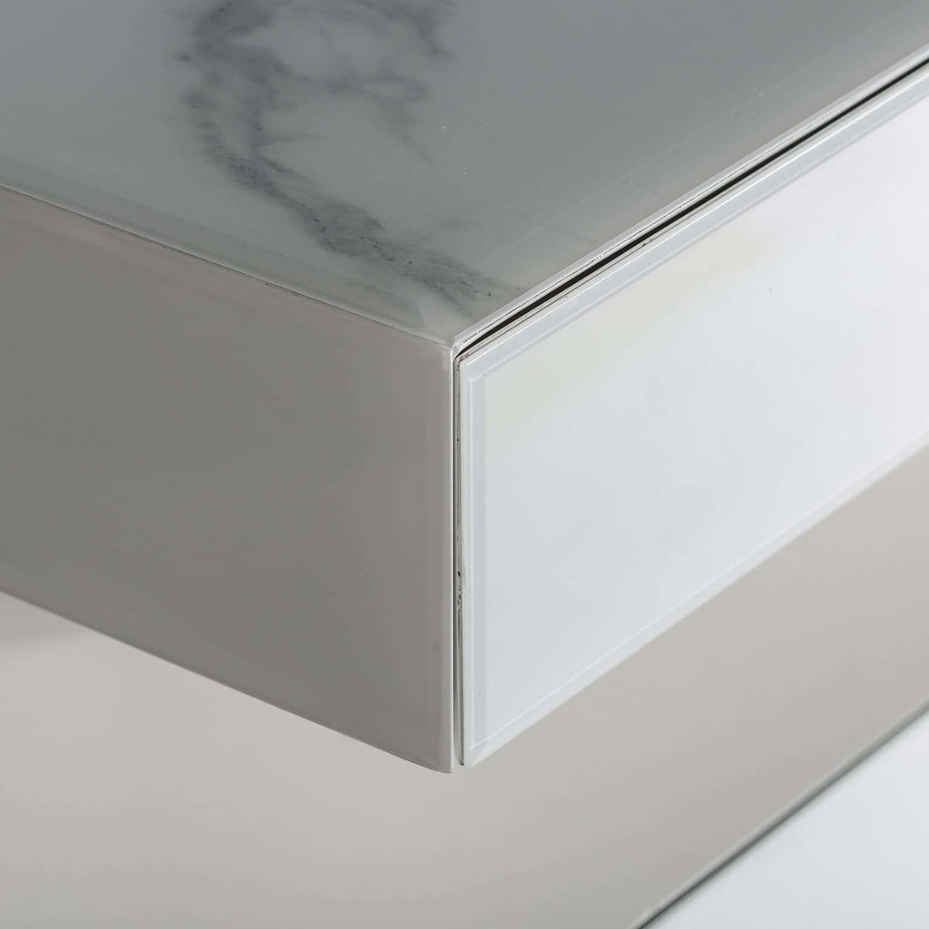 Weisser Schreibtisch aus Glas in Marmoroptik mit goldenen Elementen - Maison Oudh