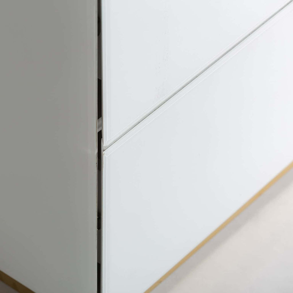 Weisser Schreibtisch aus Glas in Marmoroptik mit goldenen Elementen - Maison Oudh
