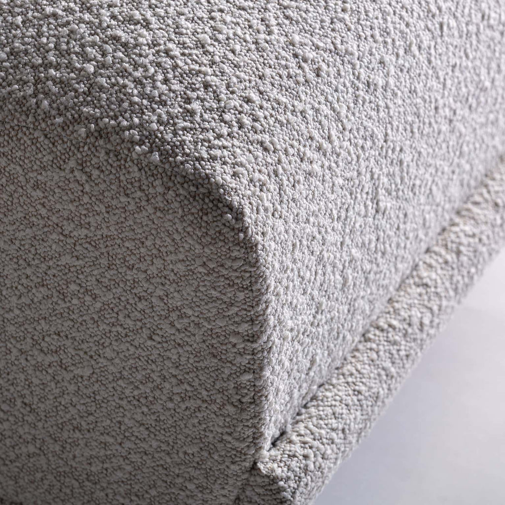 Weisser Sessel aus Boucle mit integriertem Tisch - Maison Oudh