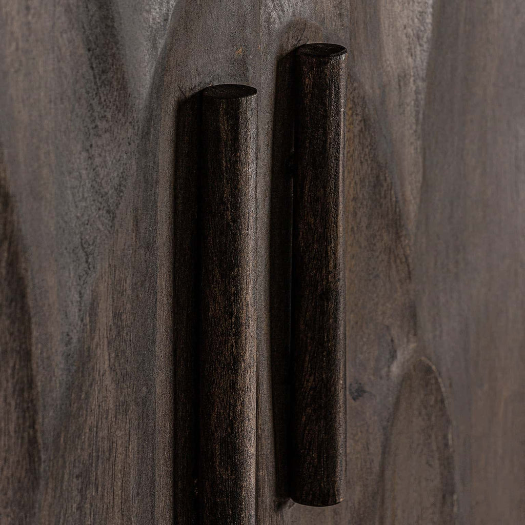 Zweitüriger brauner Schrank aus Mangoholz mit einem Regal - Maison Oudh
