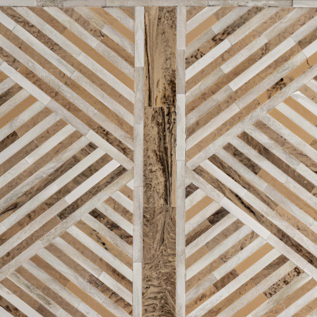 Zweitüriger Hochschrank aus Mangoholz kombiniert mit Bone - Maison Oudh